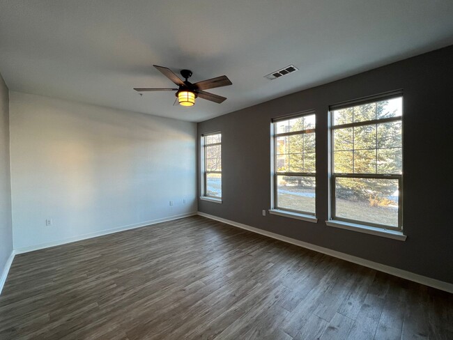 Building Photo - Incredible First Floor Corner Loft at Via ...