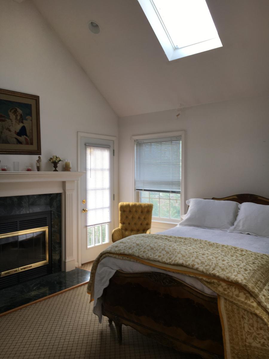 Master bedroom - 373 Main St