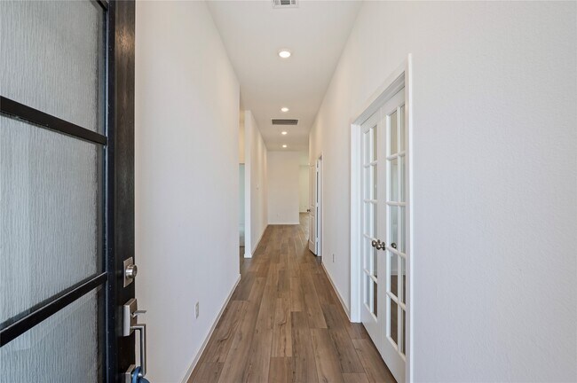 Building Photo - 5003 Park Willow Dr