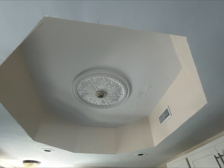 Building Photo - 14 Parkland Pl