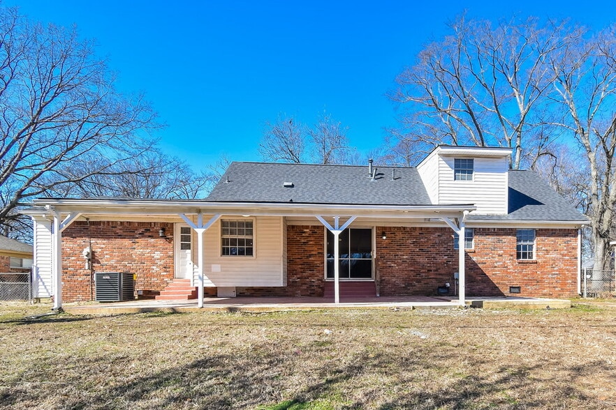 Building Photo - 3188 Bluefield St