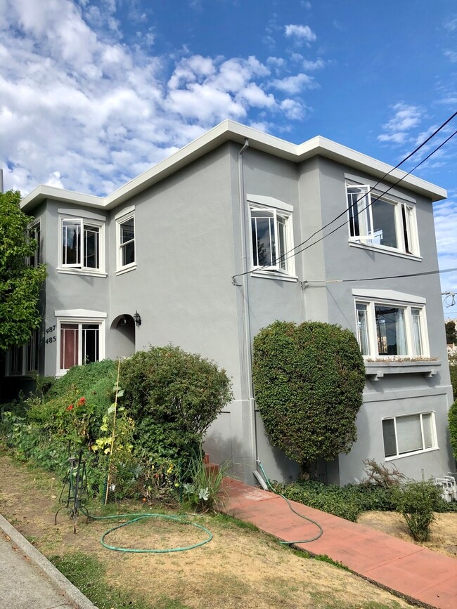 Building Photo - 487 Fairbanks Ave