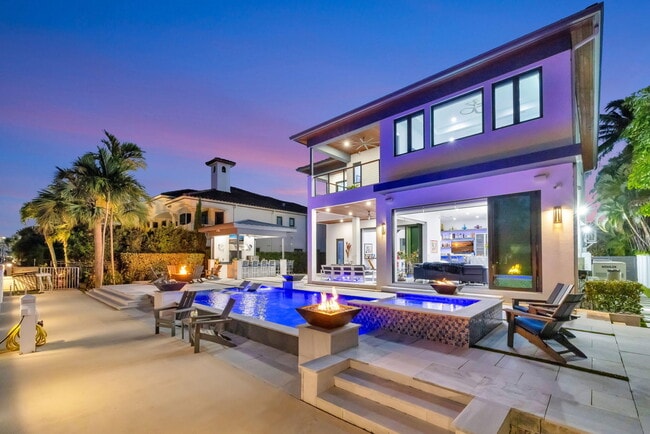 Building Photo - 334 Isle of Capri Dr