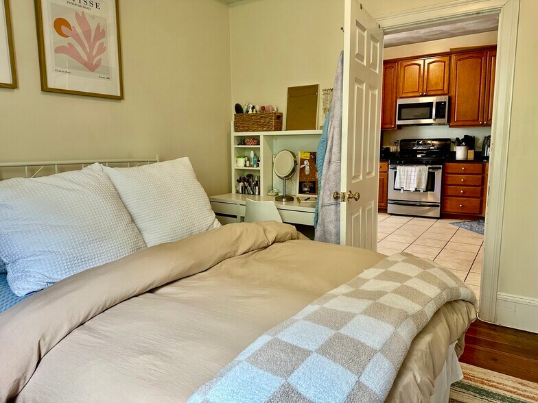 Building Photo - 12-14 Marcella St. Unit 2A