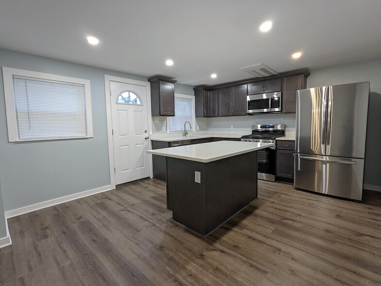 Kitchen - 5012 Dearborn St