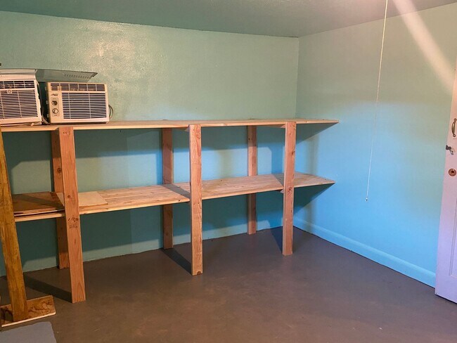 Building Photo - 523- 525  Markeson St