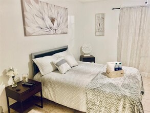 Building Photo - 3216 Feather Ln