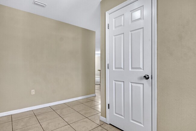 Building Photo - 480 L M Davey Ln
