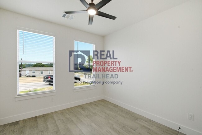 Building Photo - 5620 Van Horn Dr