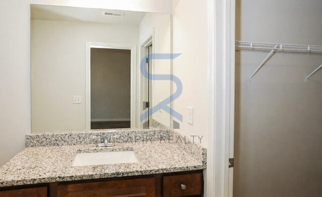 Building Photo - Modern Townhome Living – 3BR/3BA in The Gardens at Lovejoy