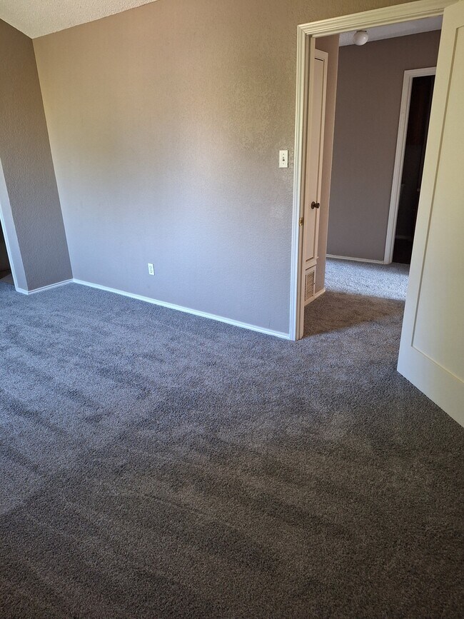 Building Photo - 4525 Compass Ct