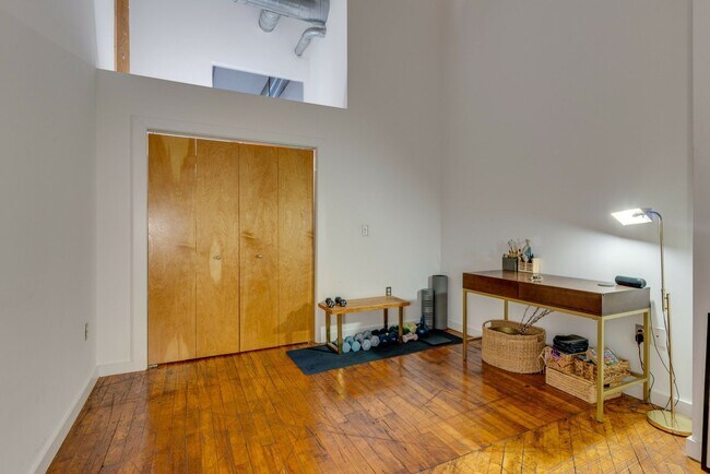 Building Photo - Amazing Germantown Loft in Historic Werthan Mills Lofts!