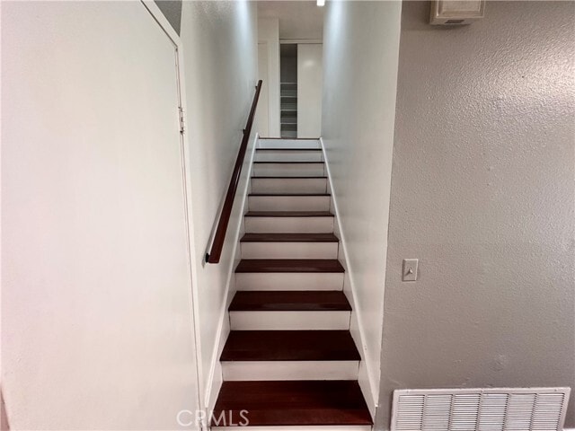 Building Photo - 2415 Mercedes Ave