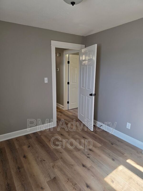 Building Photo - 1407 NE Sardou Ave