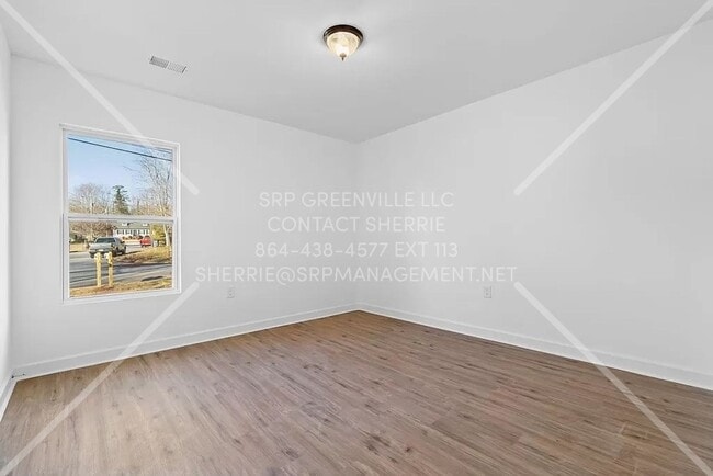Building Photo - MOVE IN SPECIAL!! 1/2 OFF FIRST MONTHS REN...