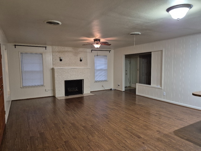 Building Photo - 2953 Peninsula Dr