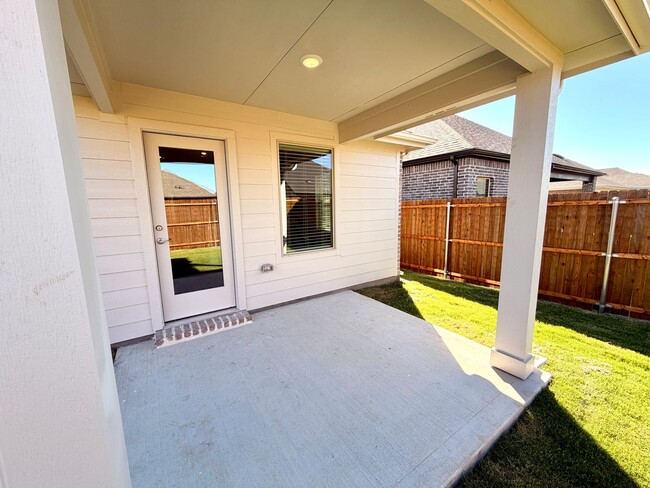 Building Photo - 600 Tidal Dr