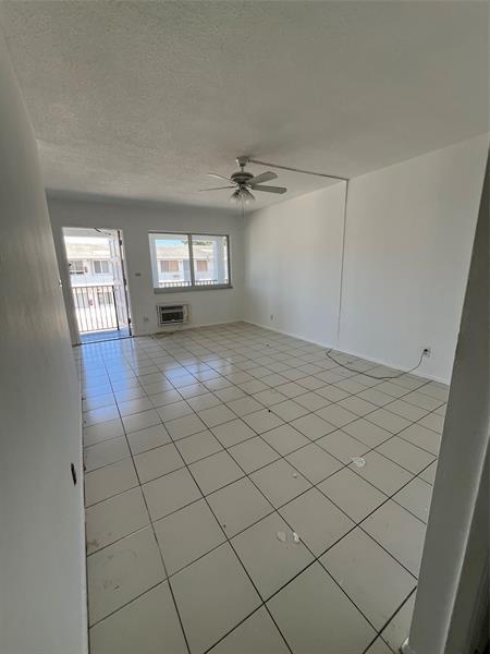 Building Photo - 1812 E Oakland Park Blvd