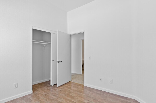 Building Photo - 13897 Mountain Top Dr