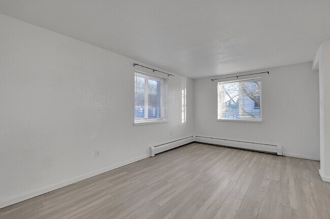 Building Photo - $1,375.00  - 2 Bedrooms, 1 Bathroom, Condo in Denver with Cozy Carpet!