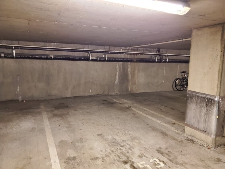 Garage Space - 2911 2nd Ave