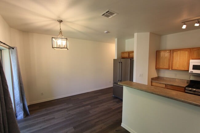Building Photo - 3BR/2.5BA Townhome in Bellemont | Fenced Yard + 2-Car Garage