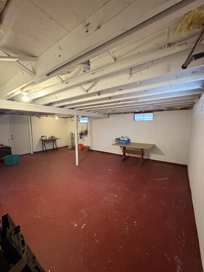 Building Photo - 7 Old Farm Rd