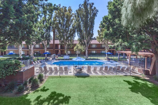 Building Photo - La Ramada Apartment Homes