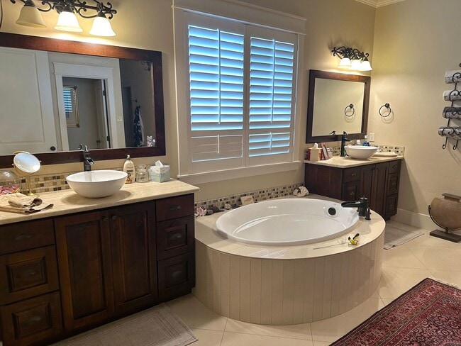 Building Photo - Exquisite Corrente Bello Home in Eagle
