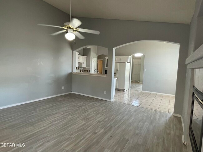 Building Photo - 3701 Trina Pl