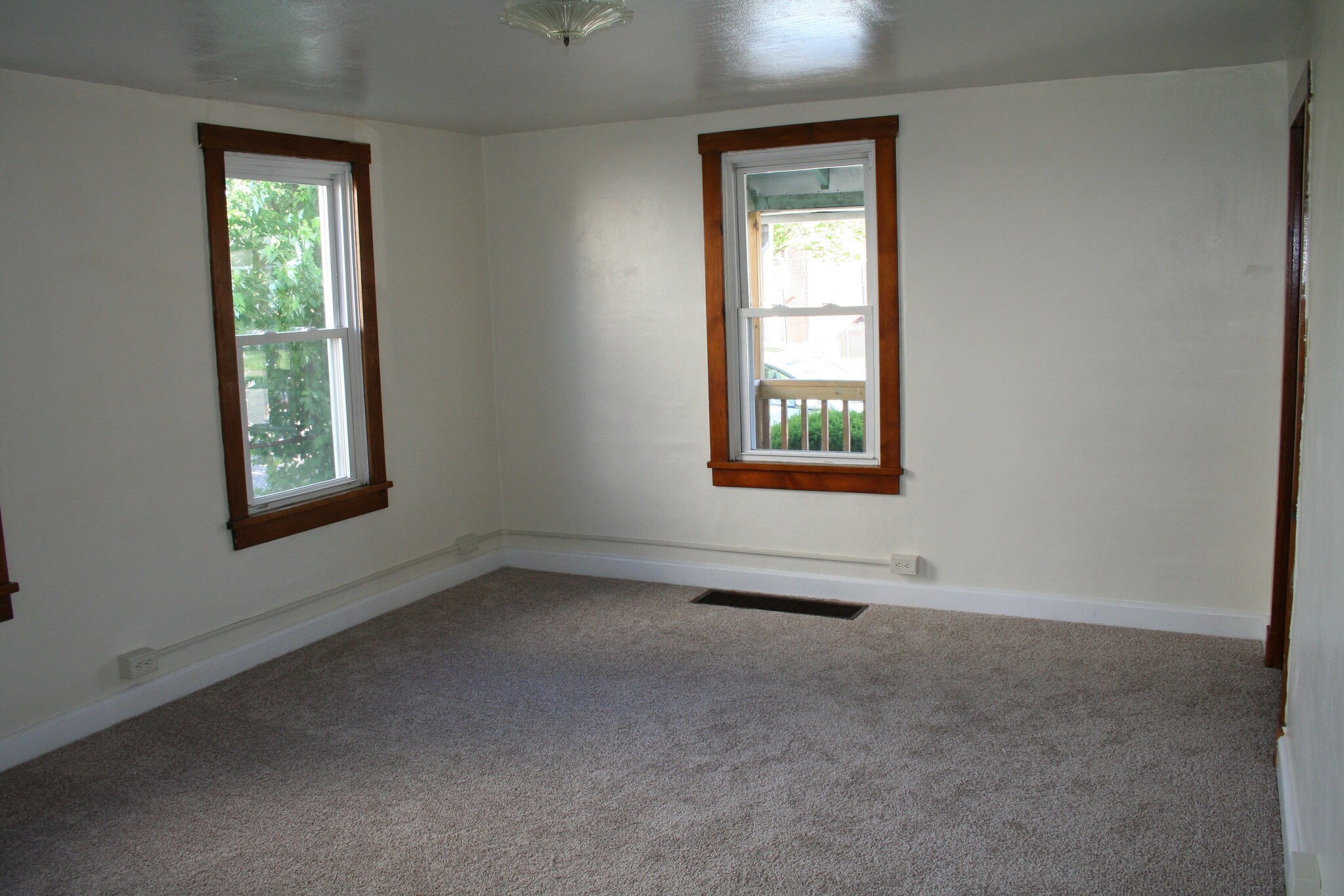 Living Rm front - 2224 Lincoln St
