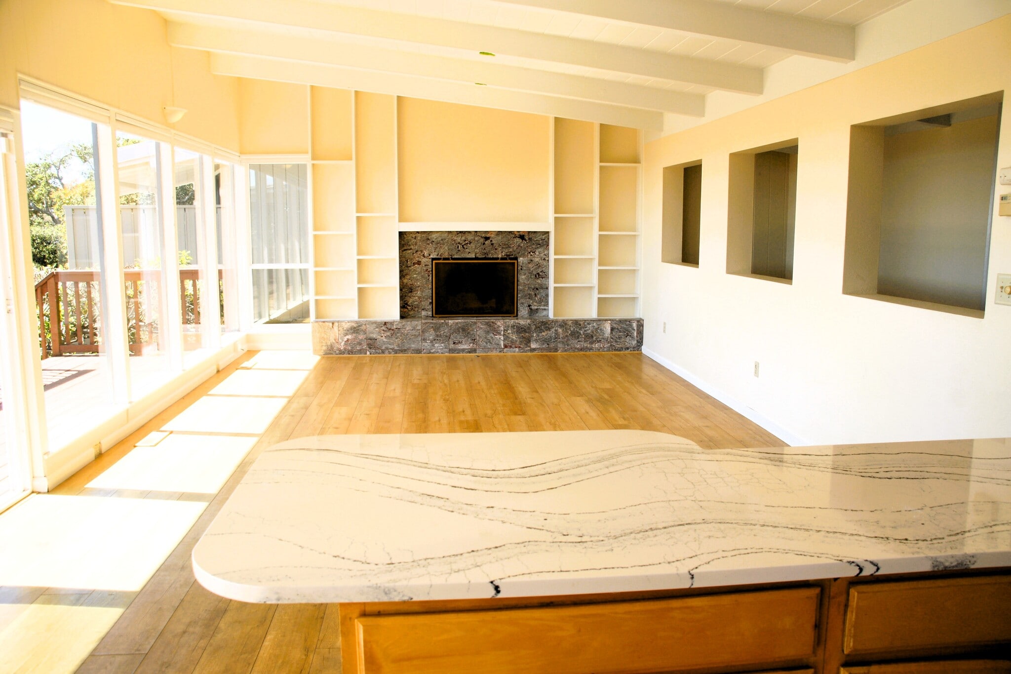 Building Photo - 220 Shoreview Dr
