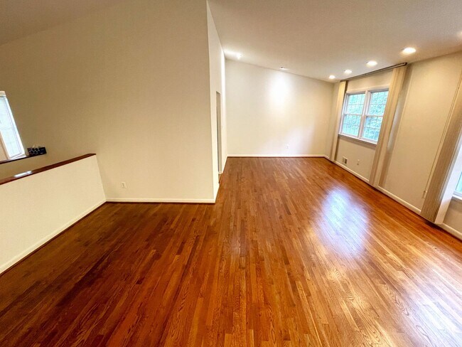 Building Photo - 8410 Buckhannon Dr