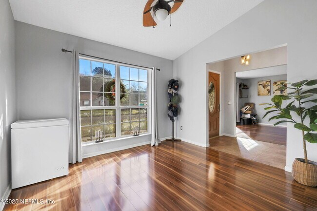 Building Photo - 1453 Lindseys Xing Dr