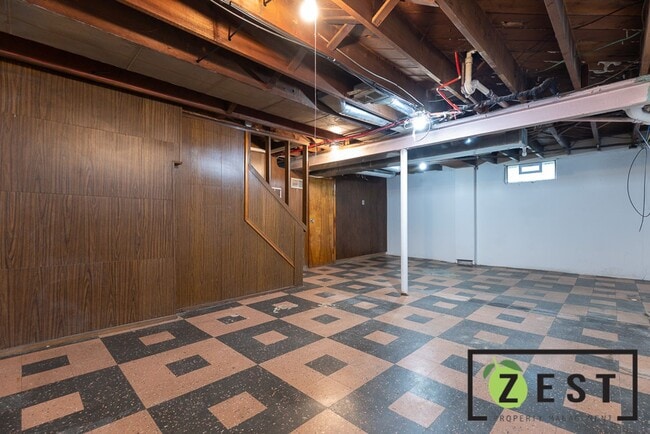 Building Photo - BEAUTIFUL 3 BEDROOM 1 BATH