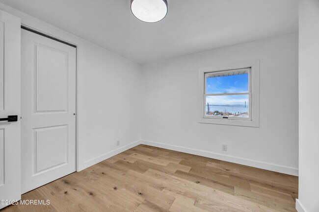 Building Photo - 234 Beach Ave