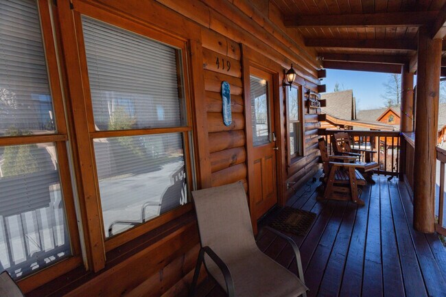 Building Photo - 415 Big Bear Wy