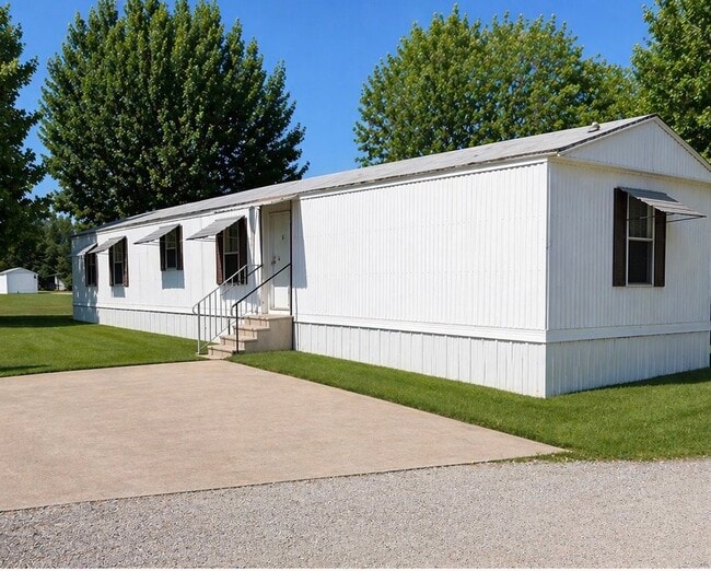 Building Photo - 300 Murls Lake Rd