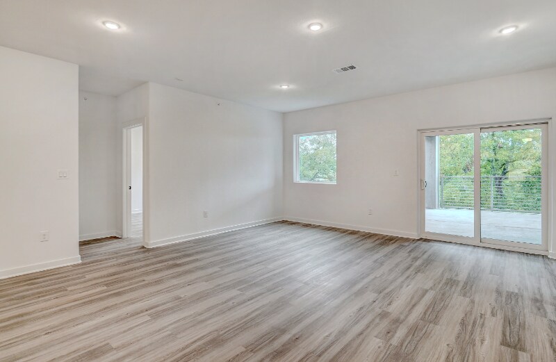 Building Photo - 100 Mockingbird Ln W