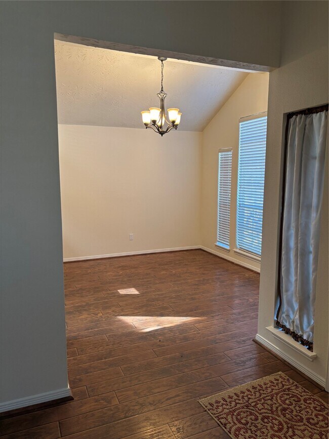 Building Photo - 4026 Meadowgold Ln