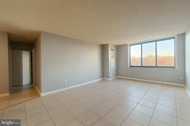 Building Photo - 5500 Holmes Run Pkwy