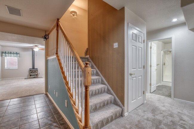 Building Photo - Spacious townhome in desirable Northgate c...