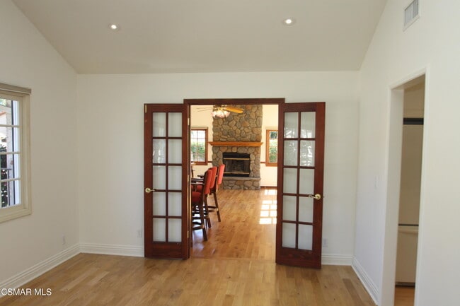 Building Photo - 186 Poplar Crest Ave