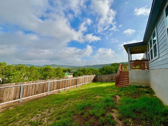 Building Photo - 3 BR/2 BA - 1554 SF Home in LAGO VISTA!!!