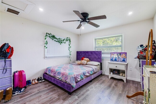 Building Photo - 2012 Wright St