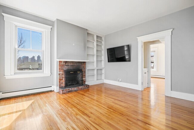 Building Photo - 28 Chestnut St