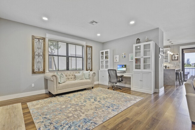 Building Photo - 8413 Lakeview Trail