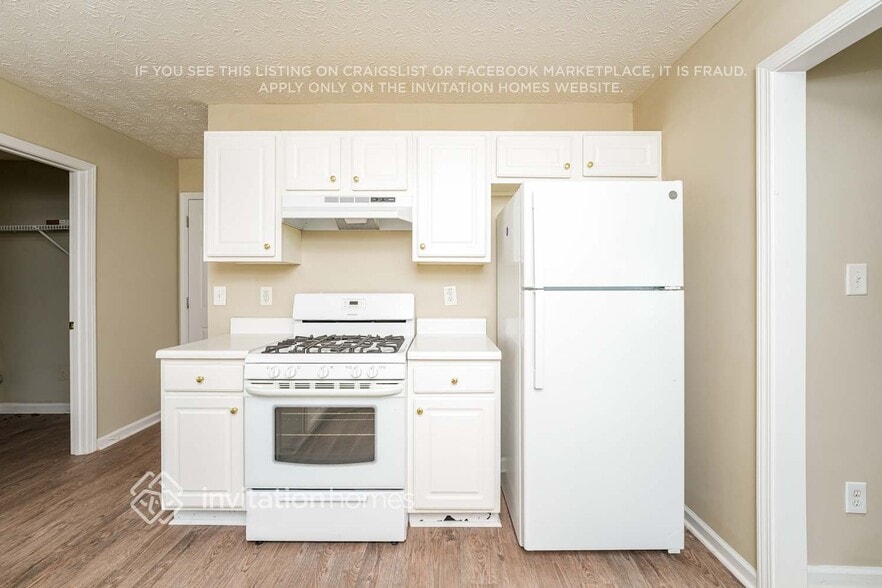 Building Photo - 975 James Ridge Dr