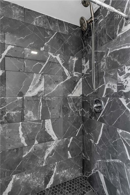 Building Photo - 78 Old Oak Ave