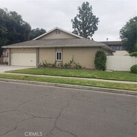Building Photo - 14711 Yorba St